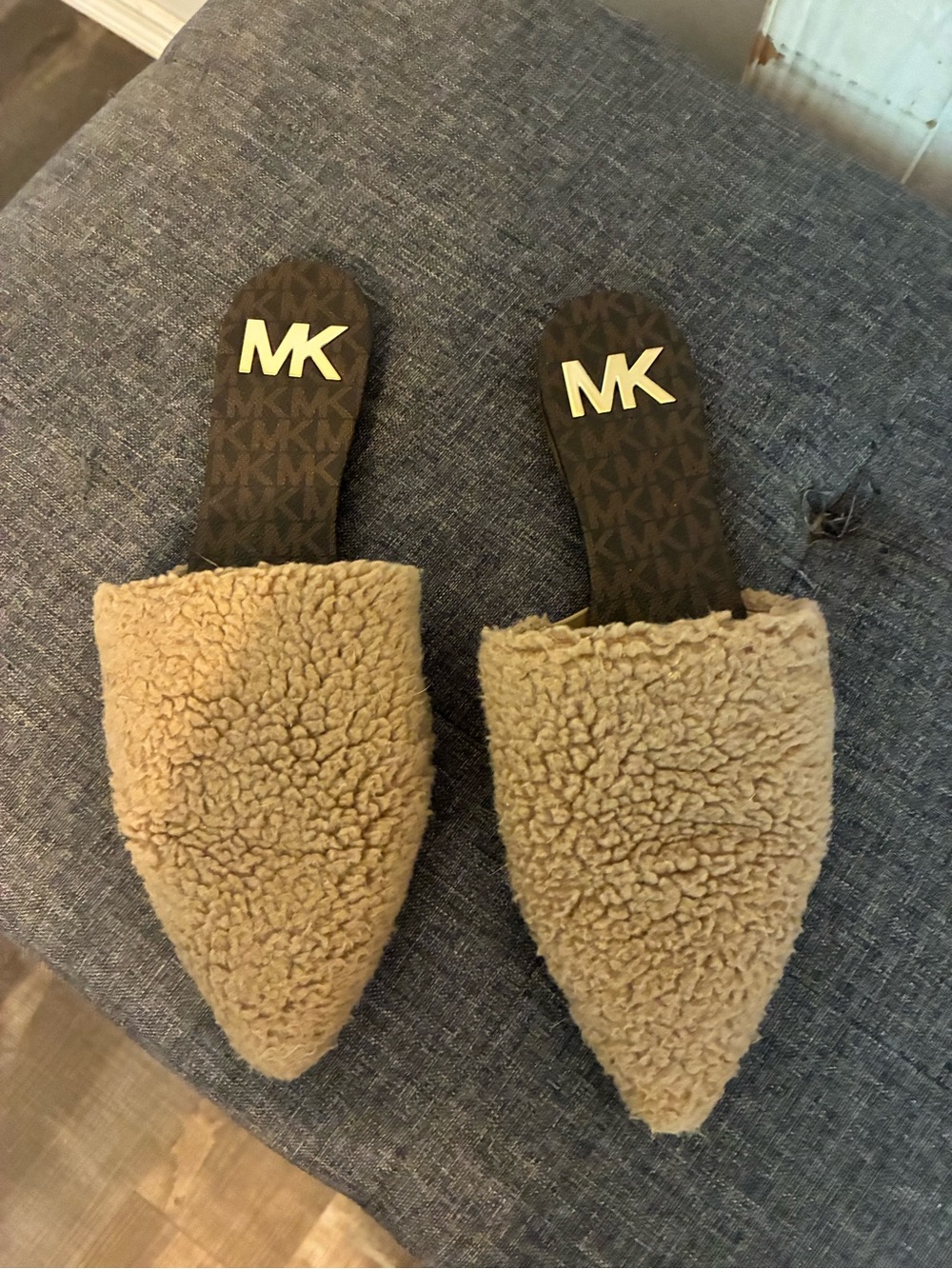 Michael Kors fleece slides size 9.5